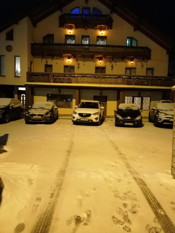 Отель Casa Poenaru Кымпулунг-Молдовенеск Экстерьер фото