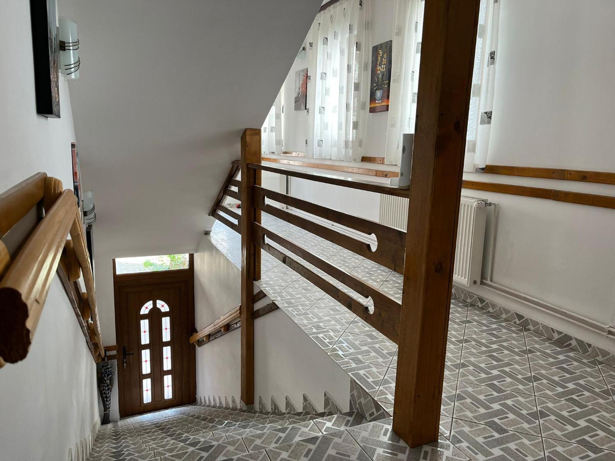 Отель Casa Poenaru Кымпулунг-Молдовенеск Экстерьер фото